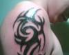 Tatuaje de tribal masculino