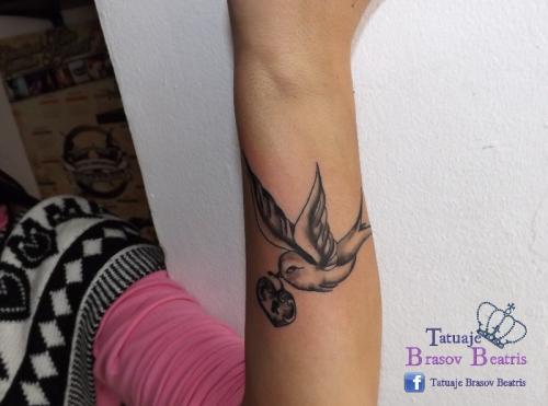 Small bird tattoo by Tatuaje Brasov Beatris