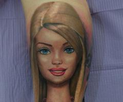 Tatuaje de Barbie