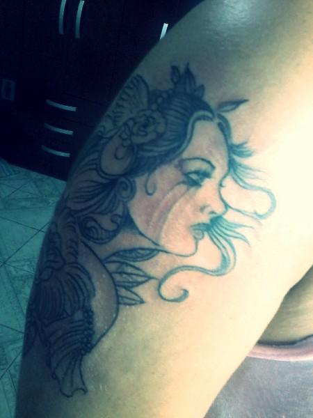 Tatuagem da Bia - 1ª Sessão (2)