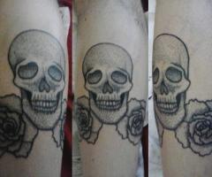 Skull and roses