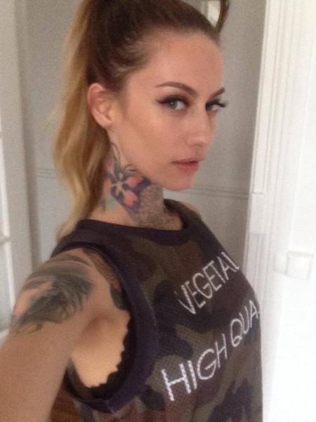 Lady Diamond facebook tattoo