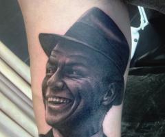 Tatuaje de Frank Sinatra