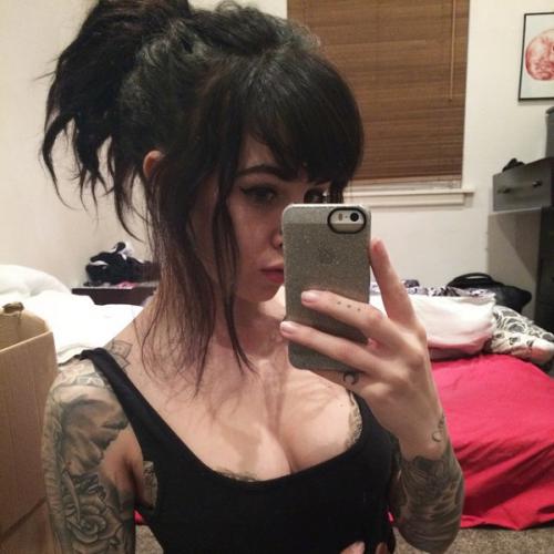 Emily Ann Veness dearemilyann tattoo