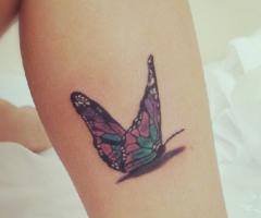 Tatuaje de mariposa con sombra