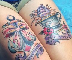 tatuajes Old School en la pierna