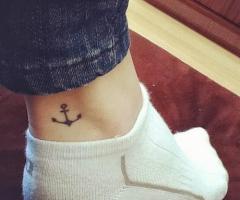 Tatuaje de ancla pequeño