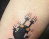 http://www.tattooset.com/images/tattoo/2015/02/19/24620-tatuaje-de-gato-pequeno-aranando_tiny.jpg