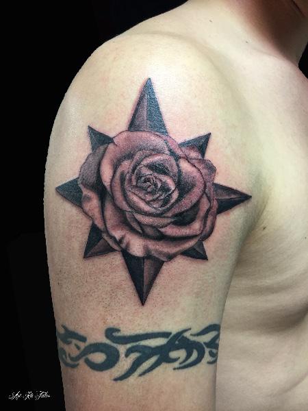 rosa con rosa dei venti