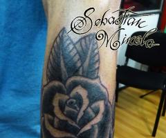 rose old school tattoo